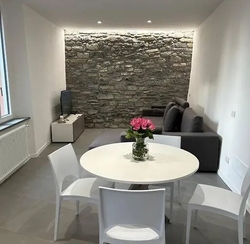 Lägenhet Un Balcone Sul Torno