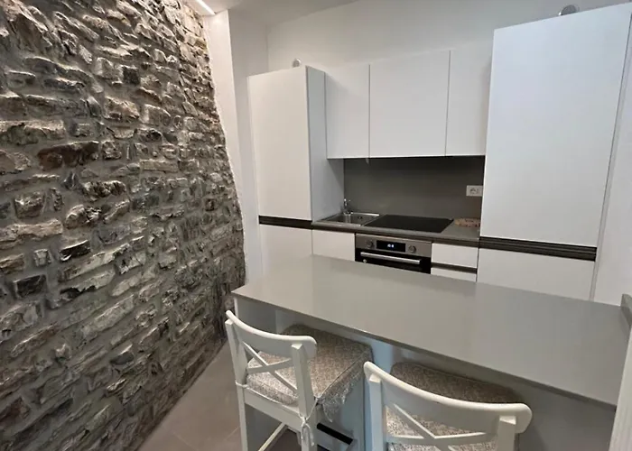 Un Balcone Sul * Torno