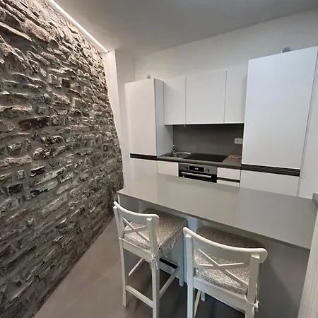 Un Balcone Sul * Torno