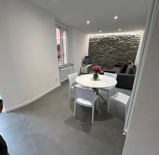 Un Balcone Sul アパート トルノ